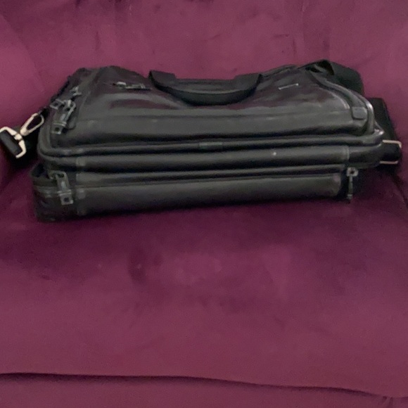 TUMI Laptop 15” Briefcase Messenger Genuine Napa Leather. Style 96531DH - Picture 6 of 6